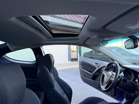 Used 2012 Hyundai Genesis 2.0T RWD image 11