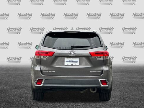 Used 2017 Toyota Highlander Limited image 6