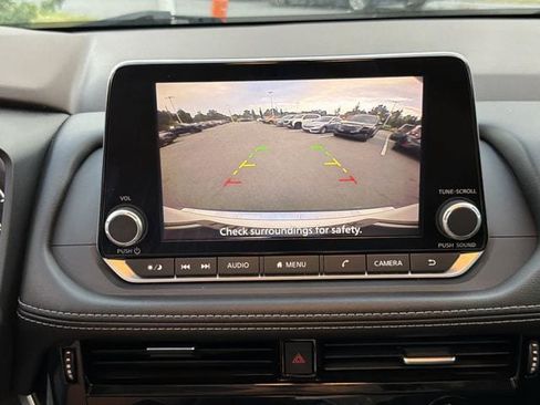 Used 2023 Nissan Rogue SV w/ SV Premium Package FWD image 28