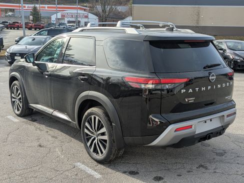 New 2025 Nissan Pathfinder Platinum w/ Cargo Package image 5