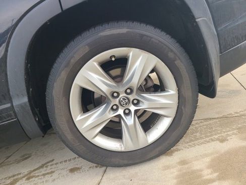 Used 2016 Toyota Highlander Limited image 11