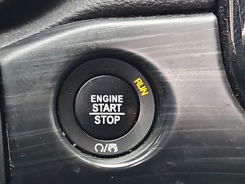 Used 2020 Jeep Grand Cherokee Altitude image 26