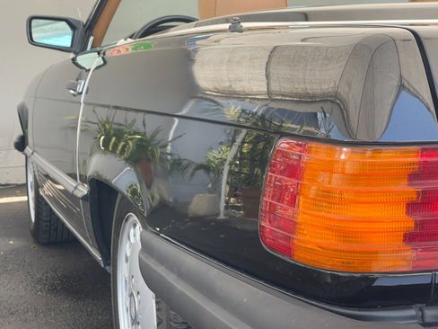 Used 1986 Mercedes-Benz 560 SL image 9