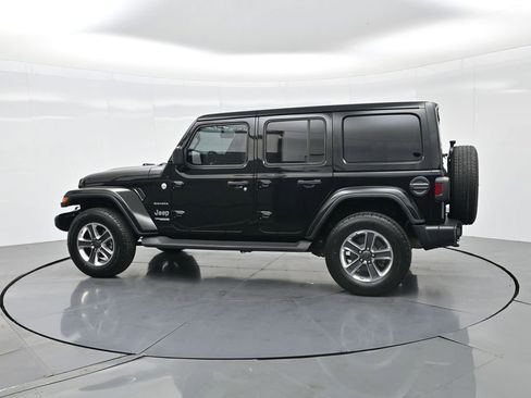 Used 2020 Jeep Wrangler Unlimited Sahara image 9
