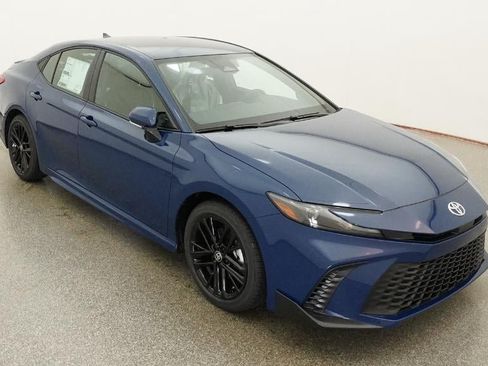 New 2026 Toyota Camry SE FWD image 13