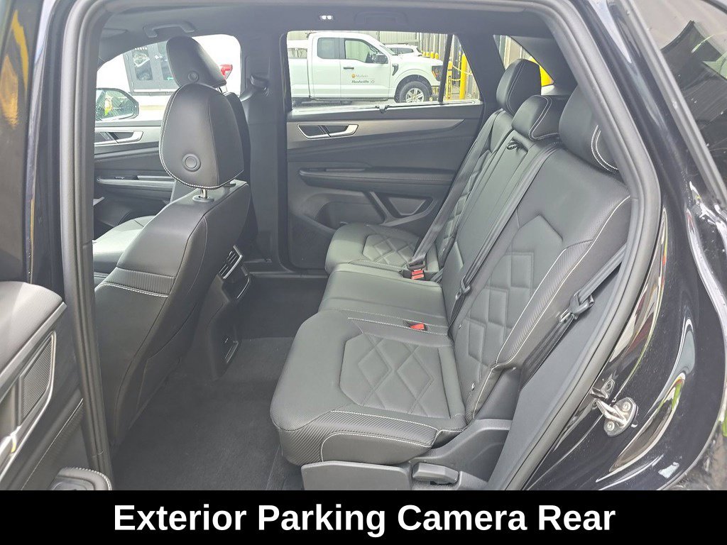Used 2025 Volkswagen Atlas Cross Sport SE AWD/4WD image 16
