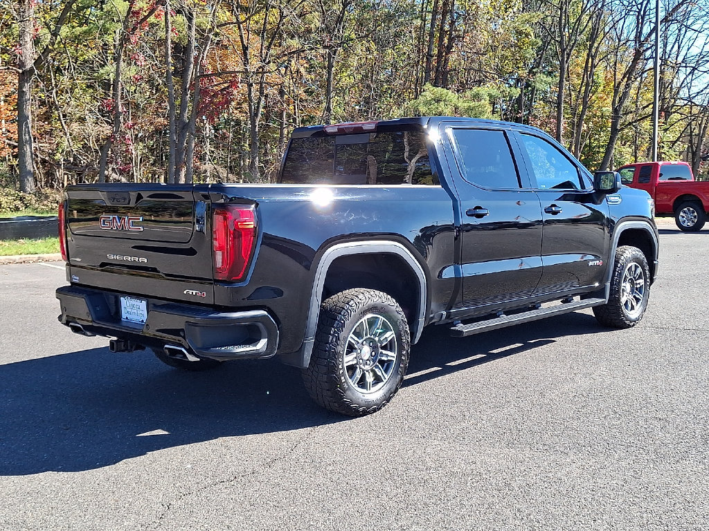 Used 2024 GMC Sierra 1500 AT4 w/ Technology Package AWD/4WD image 9