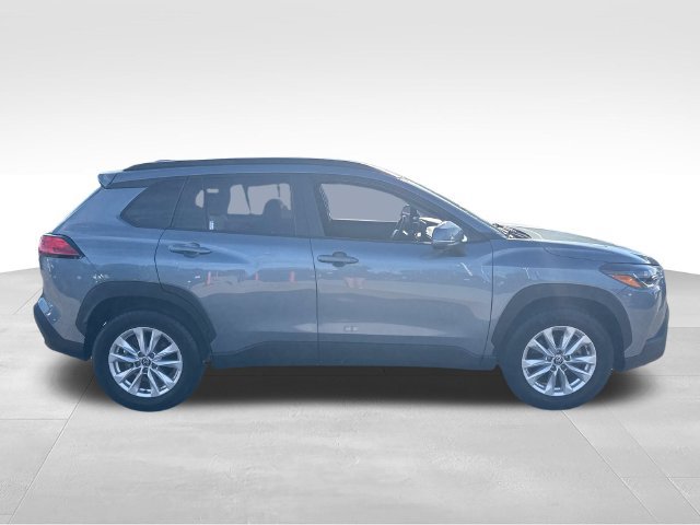 Used 2023 Toyota Corolla Cross LE FWD image 6