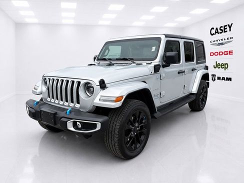Used 2023 Jeep Wrangler Unlimited Sahara w/ Cold Weather Group AWD/4WD image 3