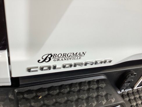 Used 2023 Chevrolet Colorado Z71 w/ Z71 Convenience Package 2 image 31