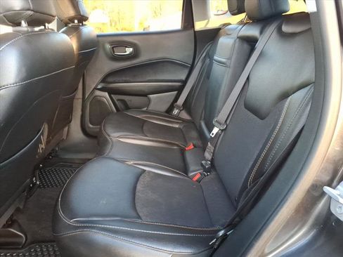 Used 2019 Jeep Compass Latitude w/ Popular Equipment Group image 13