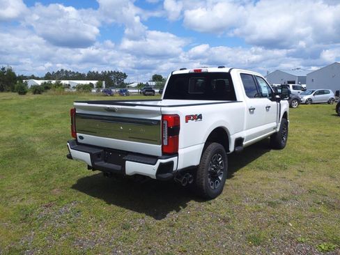 Used 2024 Ford F250 Platinum image 3