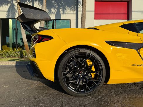 Used 2026 Chevrolet Corvette ZR1 w/ ZR1 Carbon Fiber Aero Package image 21