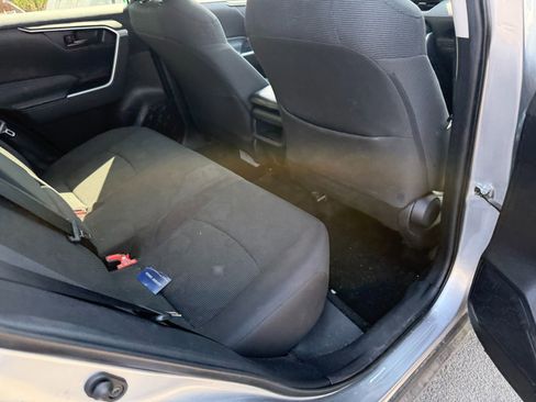 Used 2021 Toyota RAV4 LE w/ Carpet Mat Package (TMS) image 6