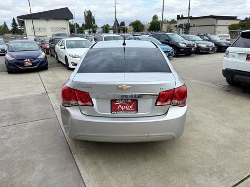 Used 2013 Chevrolet Cruze LT image 6