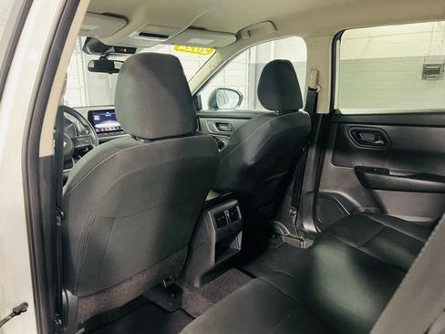 Used 2024 Nissan Rogue S FWD image 23