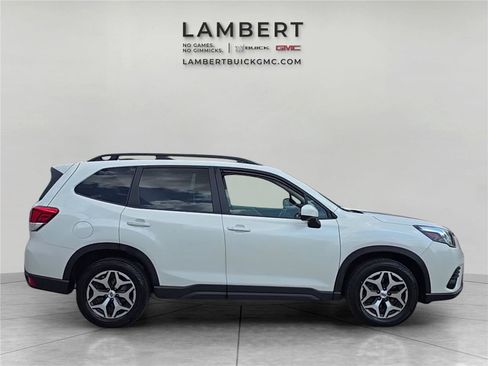 Used 2023 Subaru Forester Premium image 6