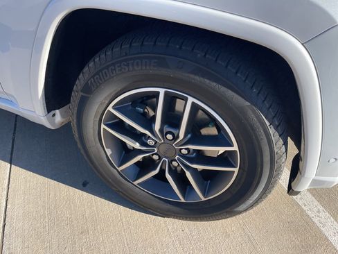 Used 2021 Jeep Grand Cherokee Overland image 10