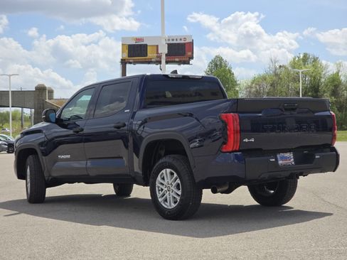 Used 2022 Toyota Tundra SR5 w/ SR5 Convenience Package image 17