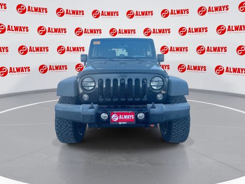 Used 2018 Jeep Wrangler Sport image 3