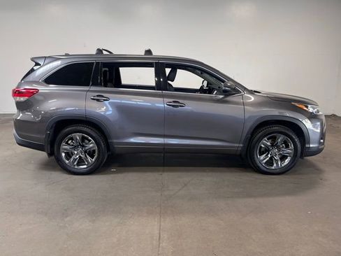 Used 2017 Toyota Highlander Limited Platinum w/ Carpet Mat Package image 2