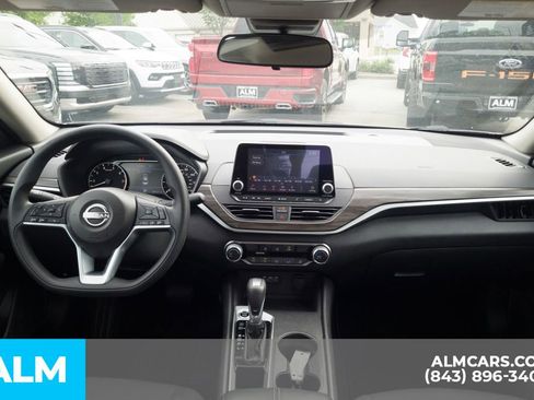 Used 2025 Nissan Altima 2.5 SV FWD image 20