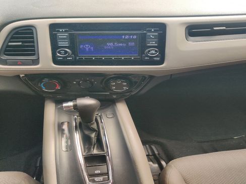 Used 2018 Honda HR-V LX image 11