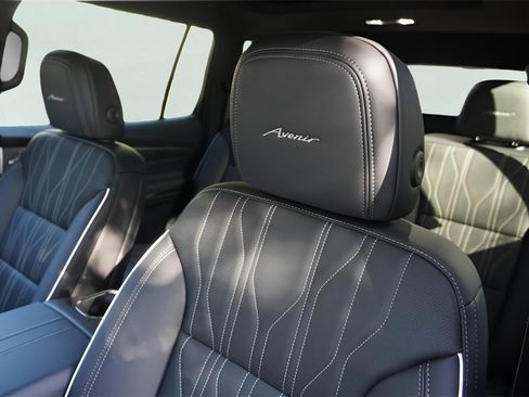New 2026 Buick Enclave Avenir image 10