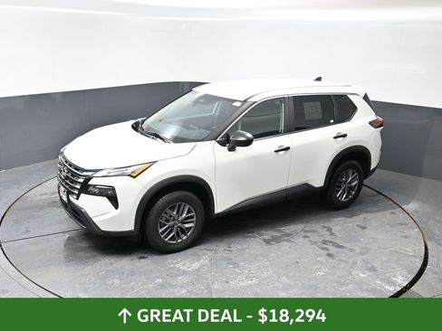 Used 2024 Nissan Rogue S image 45