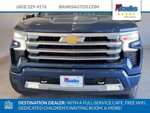 Certified 2022 Chevrolet Silverado 1500 High Country w/ High Country Premium Package AWD/4WD image 3