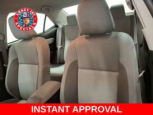Used 2018 Toyota Corolla LE FWD image 18