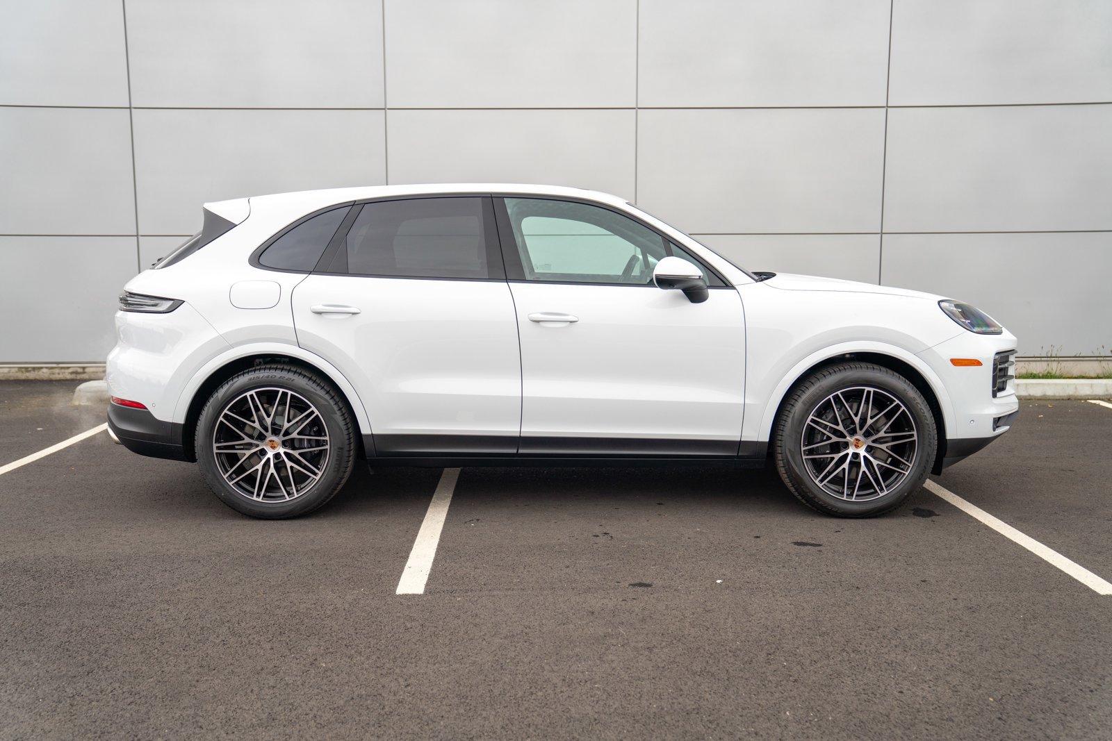 Certified 2026 Porsche Cayenne AWD/4WD image 8