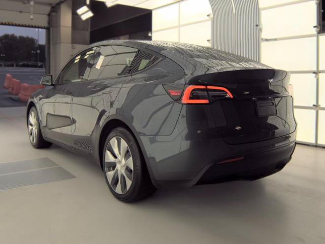 Used 2021 Tesla Model Y Long Range AWD/4WD image 6