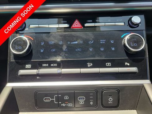 Used 2025 Hyundai Santa Fe Limited FWD image 31