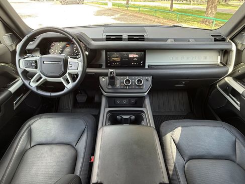 Used 2024 Land Rover Defender 110 X-Dynamic SE AWD/4WD image 15