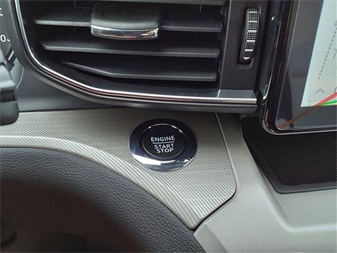 New 2023 Ford Explorer XLT w/ Equipment Group 202A image 23