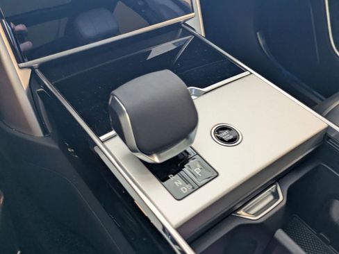 New 2026 Land Rover Range Rover Long Wheelbase SE AWD/4WD image 19