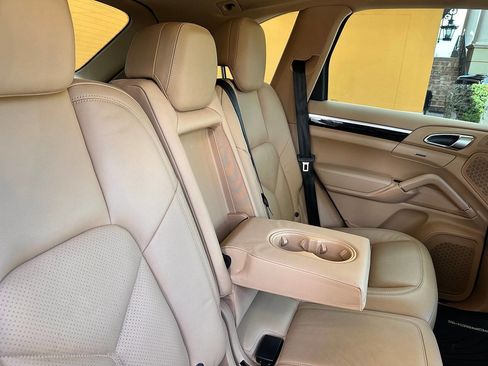 Used 2015 Porsche Cayenne Diesel AWD/4WD image 75
