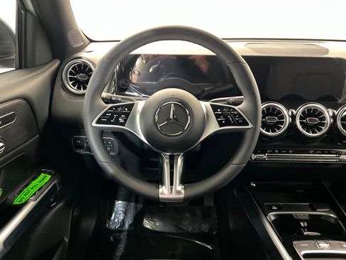 New 2026 Mercedes-Benz GLB 250 4MATIC image 12