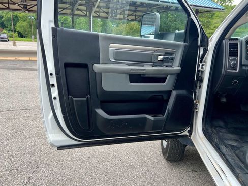 Used 2014 RAM 5500 Tradesman w/ Power & Remote Entry Group image 26