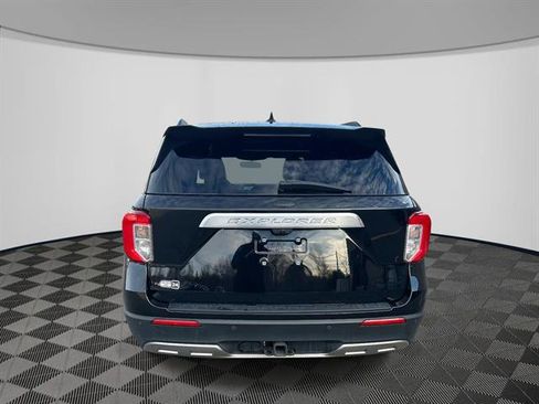 Used 2023 Ford Explorer XLT w/ Equipment Group 202A image 6