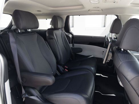 Used 2023 Kia Carnival SX Prestige FWD image 33