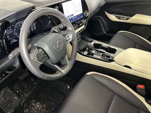 Used 2023 Lexus NX 350 AWD image 9