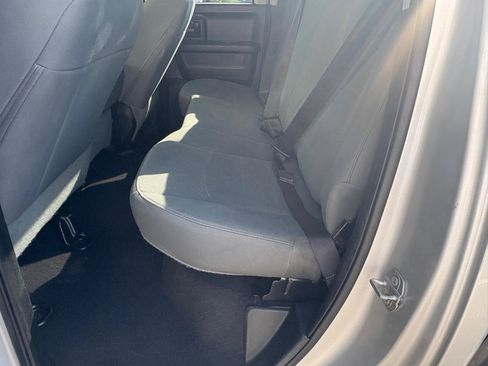 Used 2017 RAM 1500 Express AWD/4WD image 11
