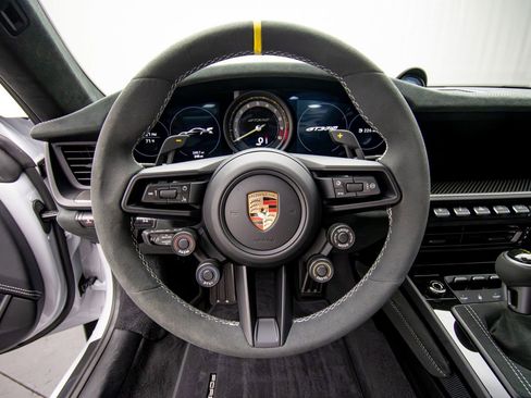 Used 2025 Porsche 911 GT3 RS RWD image 17