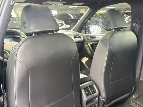 Certified 2023 Volkswagen Tiguan SE R-Line FWD image 23