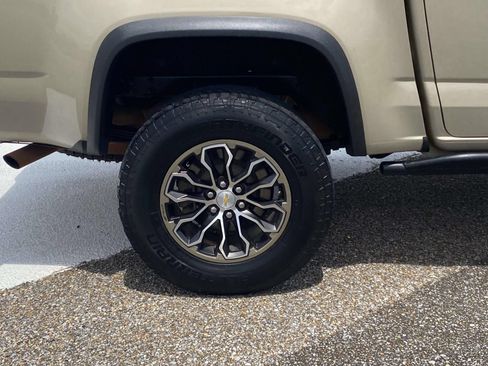 Used 2022 Chevrolet Colorado ZR2 AWD/4WD image 9