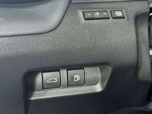 Certified 2024 Toyota Crown Platinum image 13