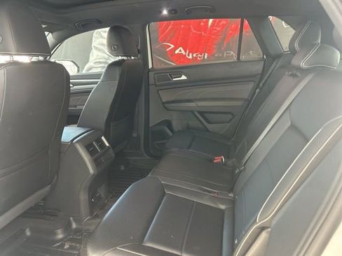 Used 2021 Volkswagen Atlas Cross Sport SE w/ Panoramic Sunroof Package image 12