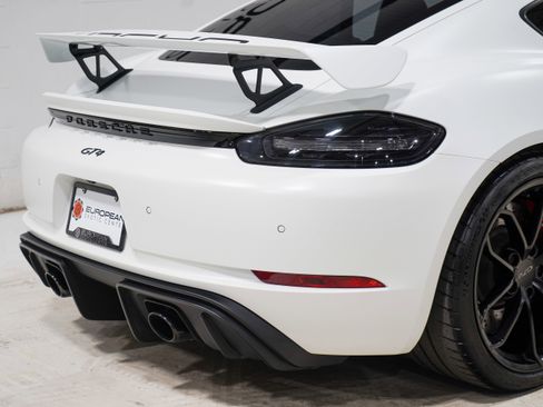 Used 2022 Porsche 718 Cayman GT4 RWD image 22